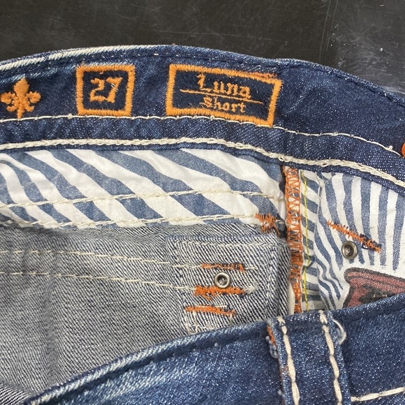NWOT ROCK REVIVAL LUNA  MID RISE STRETCHY DENIM SHORTS WEAR CUFFED OR DOWN - Picture 15 of 16